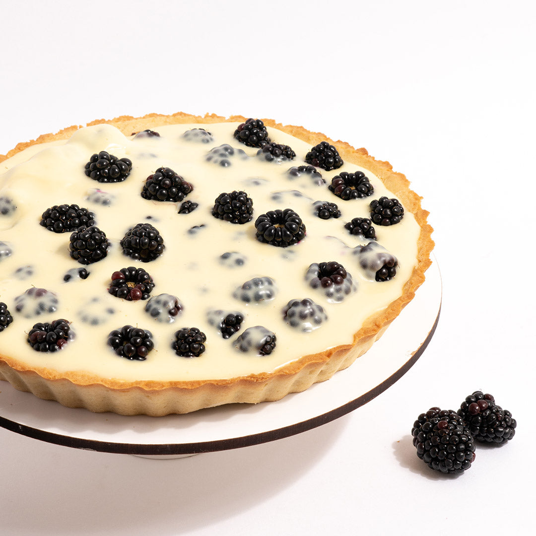 Tarta de chocolate blanco y zarzamoras