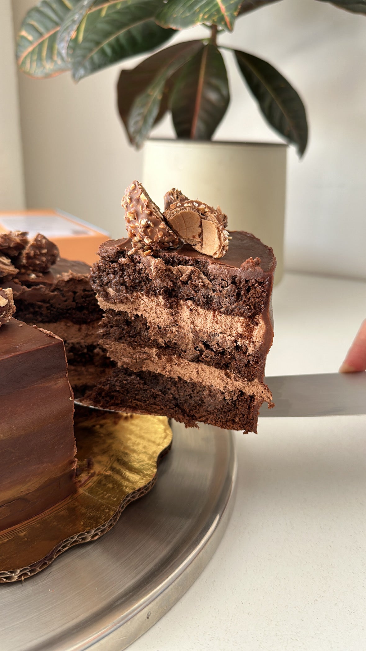 Pastel de chocolate con Ferrero Rocher