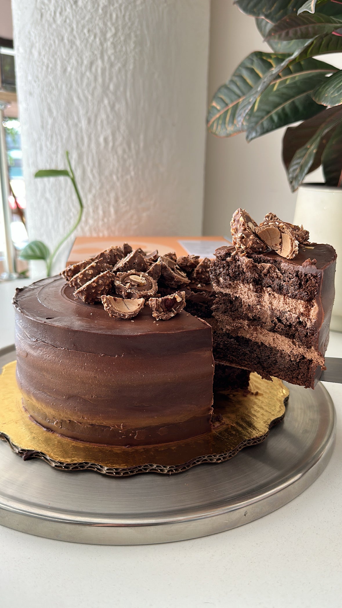 Pastel de chocolate con Ferrero Rocher